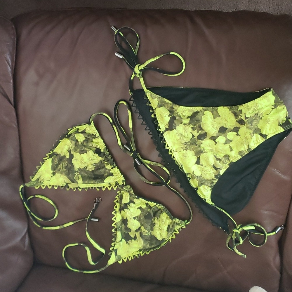 Reversible Amazing Beautiful Bikini NWT HOLLIE WATMAN